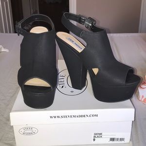 Steve Madden Black Strap-Back Wedge Heels